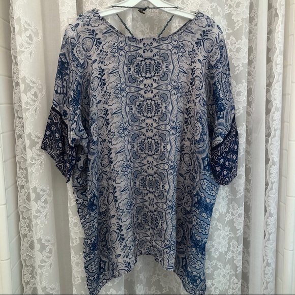 JOHNNY WAS * NWOT Blue/White Patterned Cupra Top - Picture 6 of 8